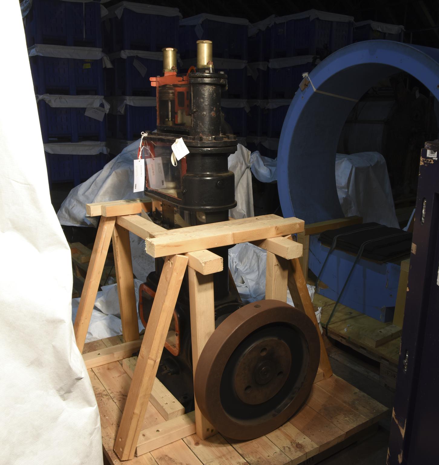 High-Speed Inverted Vertical Two-Cylinder Steam Engine Used for Generating Electricity