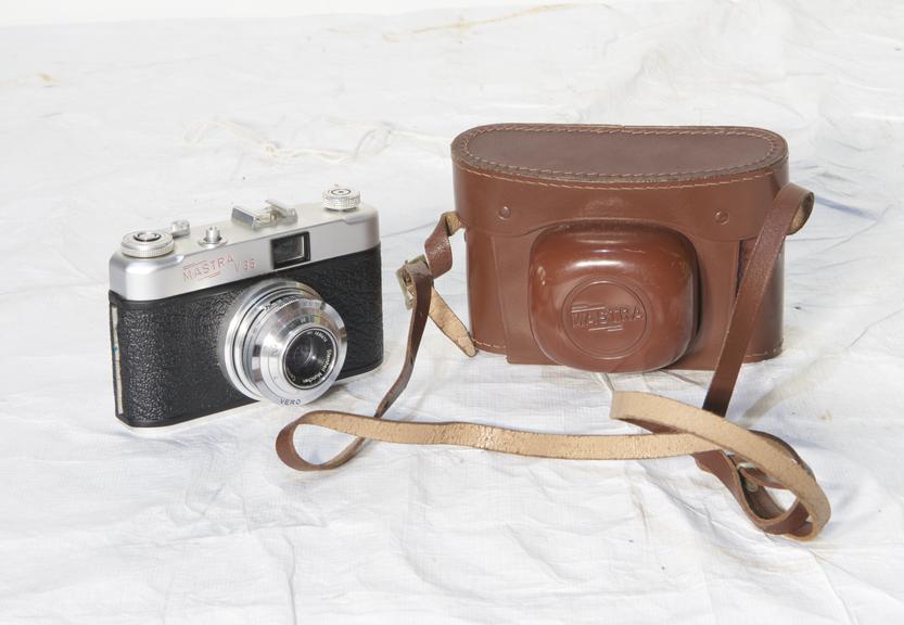 Mastra V.35 35mm. camera with 45mm f2.8 Steinheil Cassar lens No. 1636414 in Vero Shutter and leather case