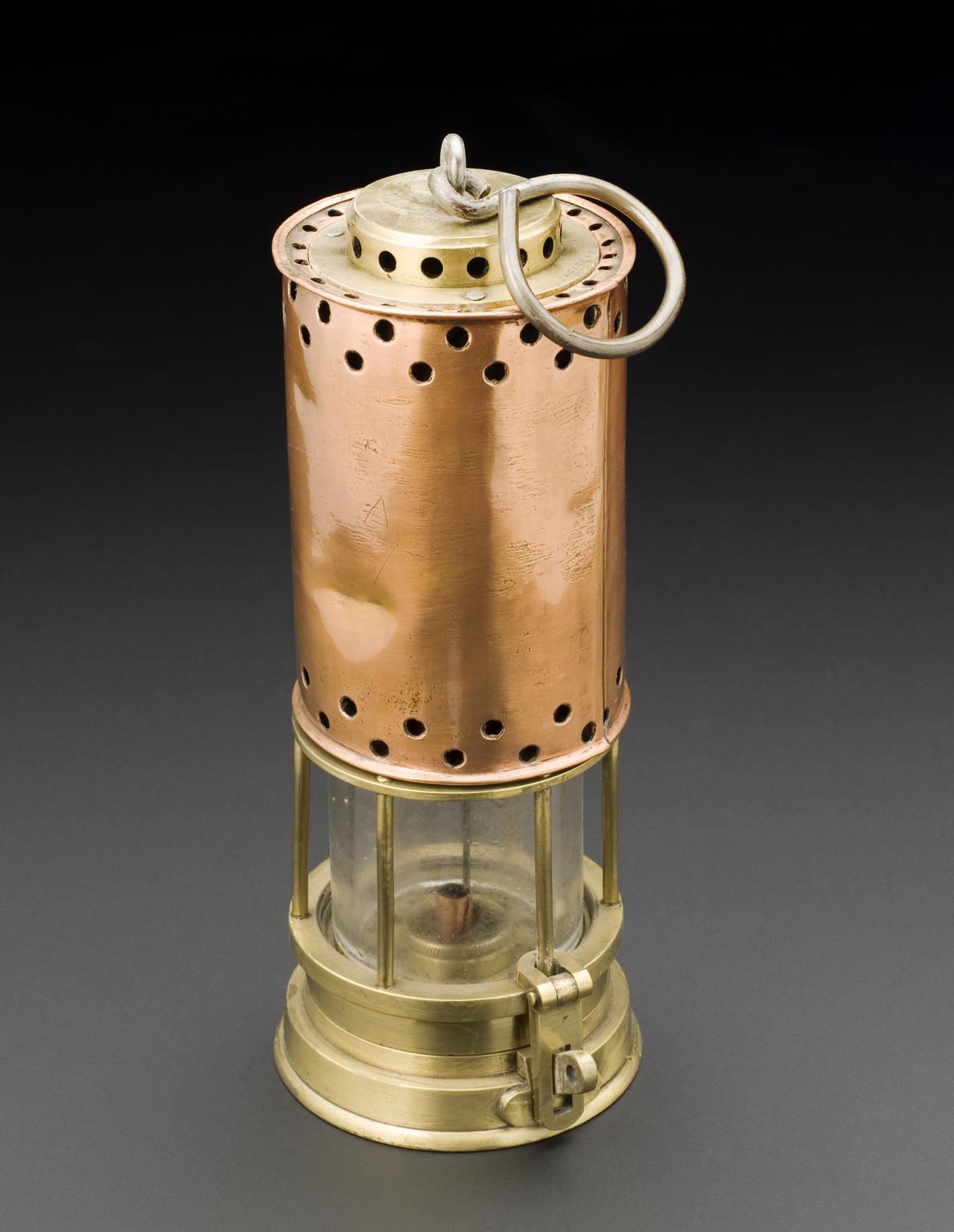 A 'bonnetted' Clanny lamp, no. 19, c. 1882. | Science Museum Group ...