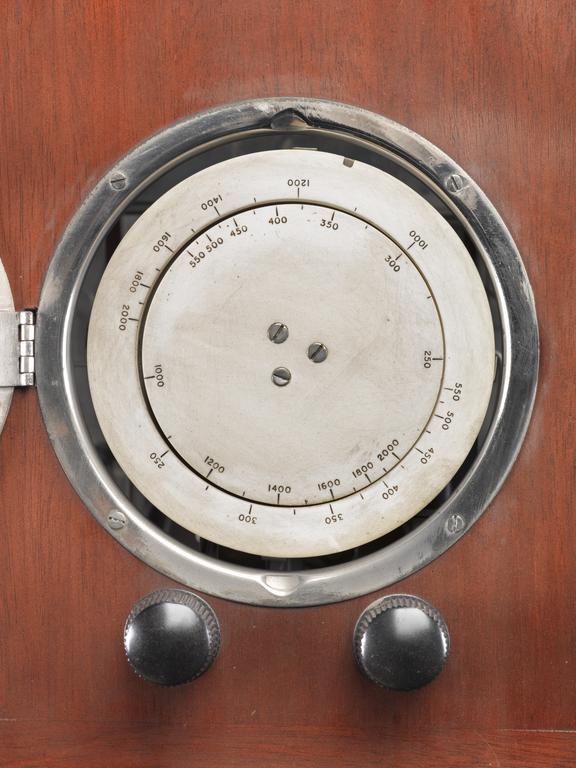 Model 82 Marconiphone super-heterodyne receiver (8 valve) with