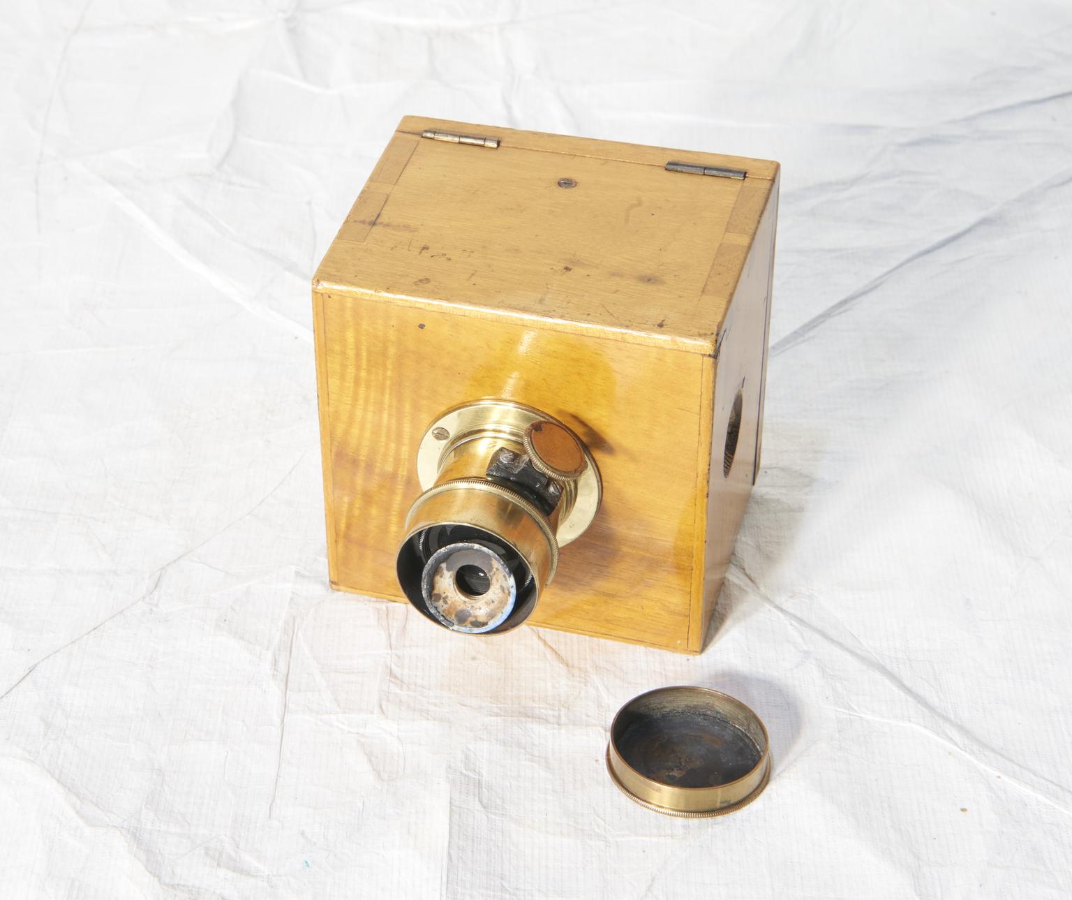 Dubroni Camera, 1864 | Science Museum Group Collection