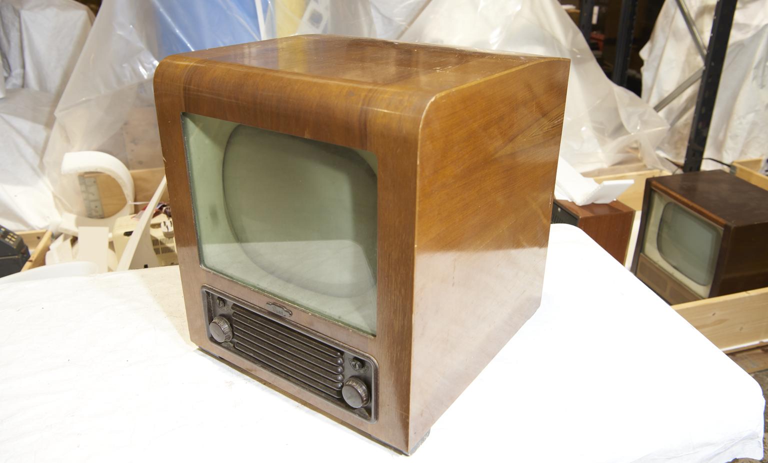 Bush TV24A Monochrome Television Receiver | Science Museum Group Collection