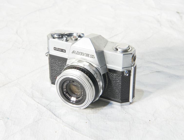 Aires "Reflex 35" 35mm. single lens reflex camera No. 3027168