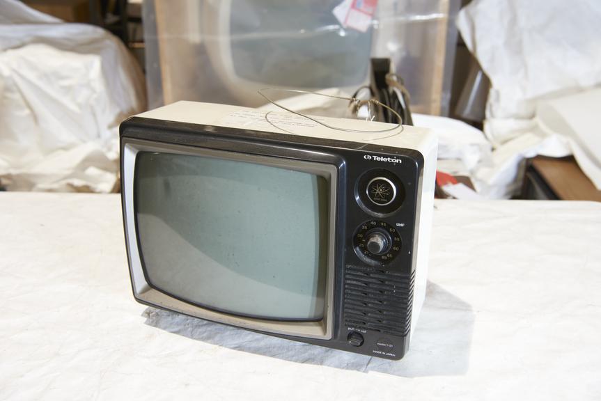 Teleton Television Receiver, Model T-121