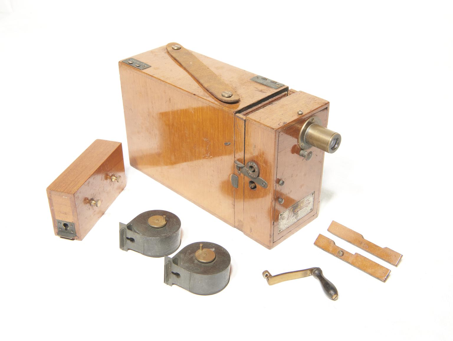 Biokam 17.5mm Cinematograph and Snapshot Camera | Science Museum Group ...