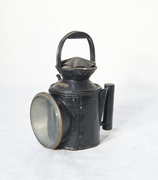 Three-Aspect Guard's Handlamp