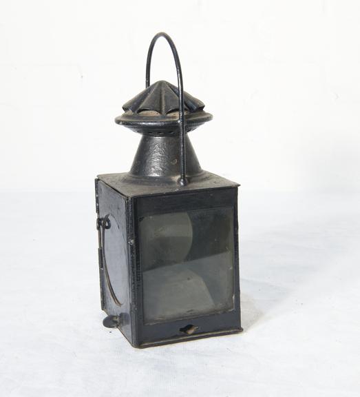 Square Section Box-Type Handlamp