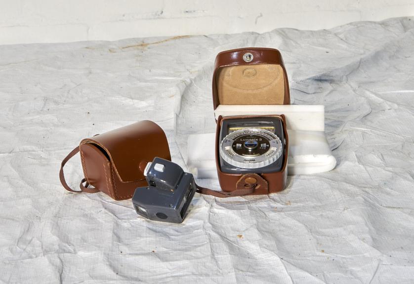 Gossen Lunasix 3 CdS Exposure Meter in leather case