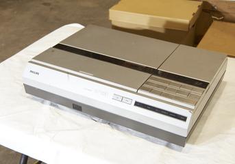 Philips VLP 830 CED Laser Disc Player