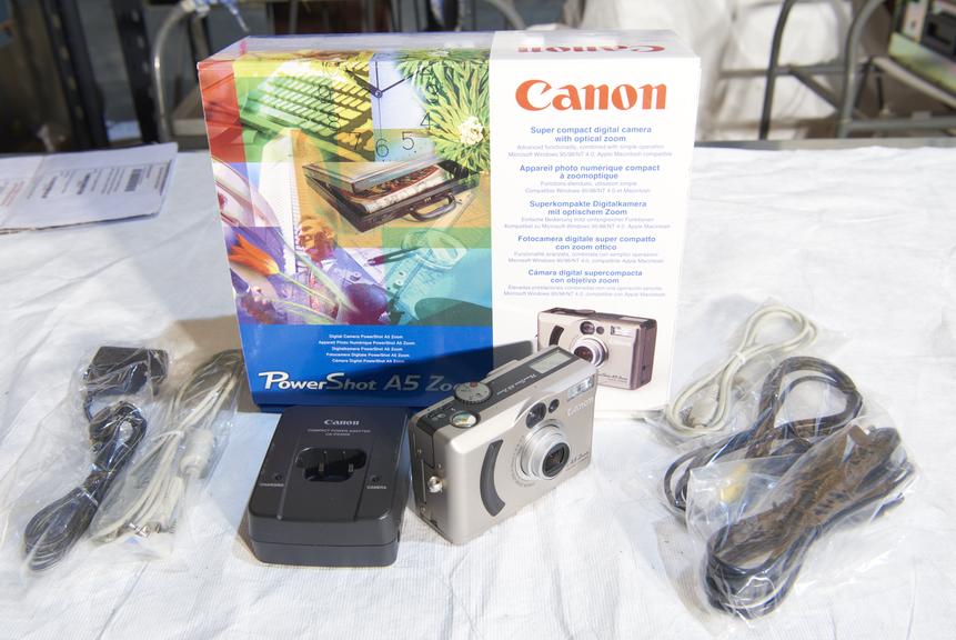 Canon Powershot A5 Zoom digital camera with original box