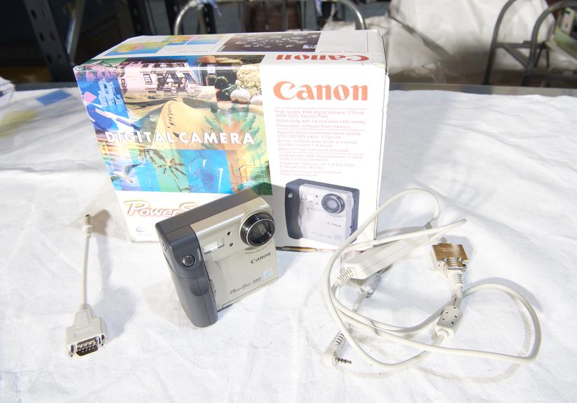 Canon Powershot 350 digital camera with original box