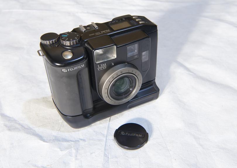 Fuji DS-300 digital camera, 1997