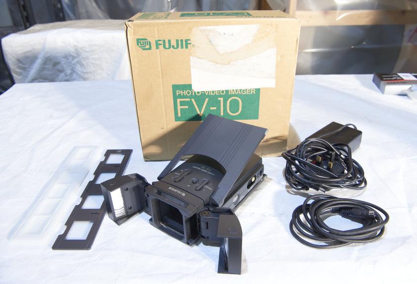 Fuji FV-10 digital camera with original box