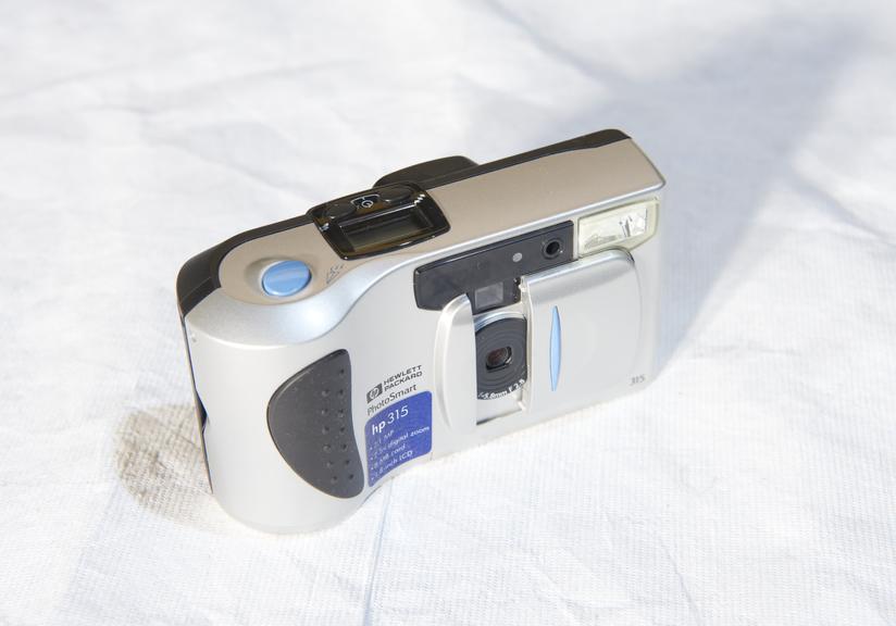 Hewlett Packard PhotoSmart 315 digital camera.