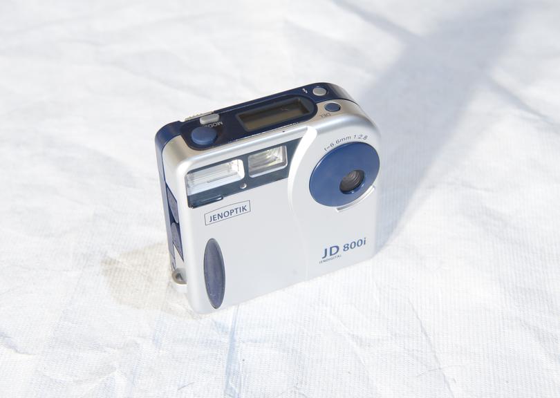 Jenoptik JD-800i digital camera.