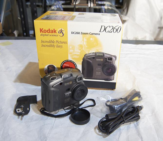 Kodak DC-260 digital camera with original packaging.