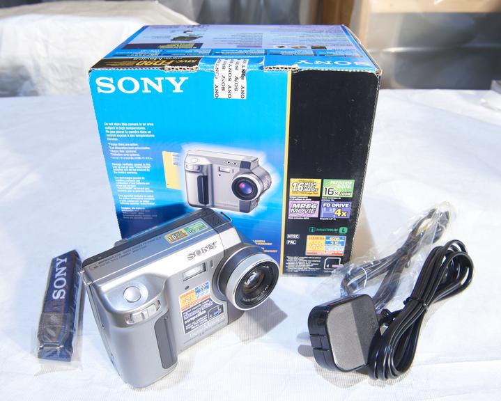 Sony MVC-FD90 digital camera with original packaging.