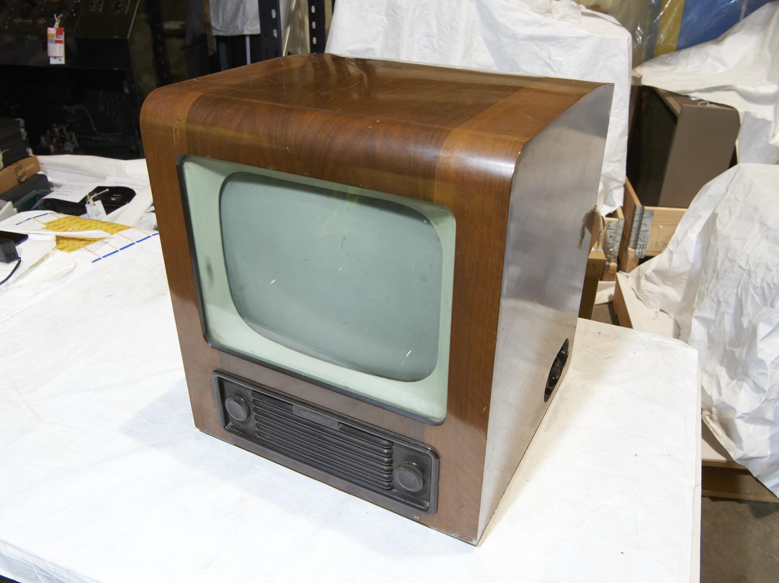 Bush television receiver, 1954 | Science Museum Group Collection