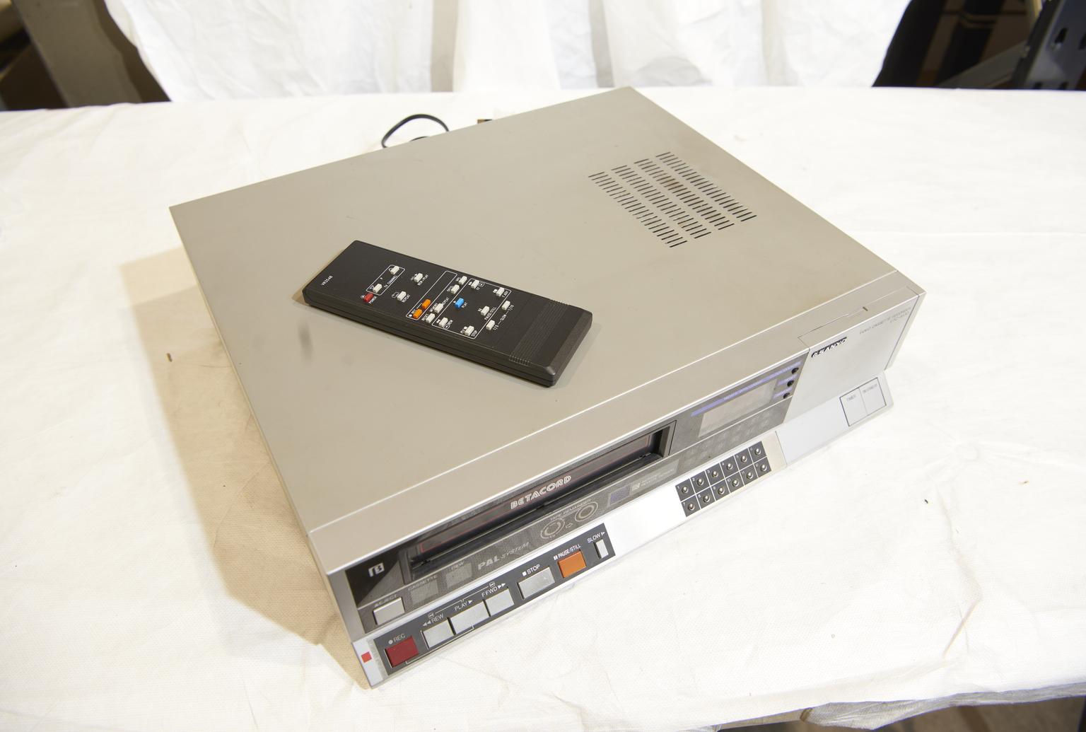 Sanyo video player: VTC-M30