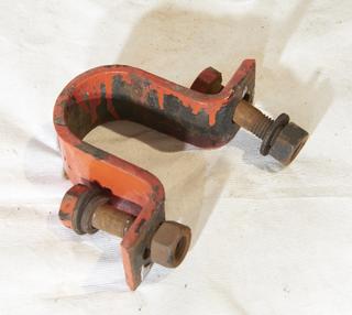 LM & S Bracket for Vacuum Brake Hosepipe