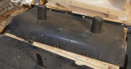 LM & S mid valve chest cover