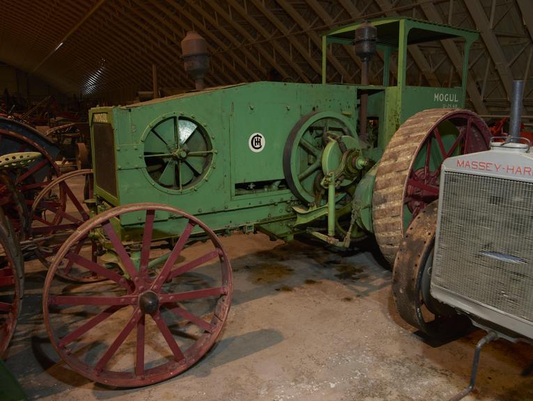 International Harvester Mogul tractor, 1913-1918.