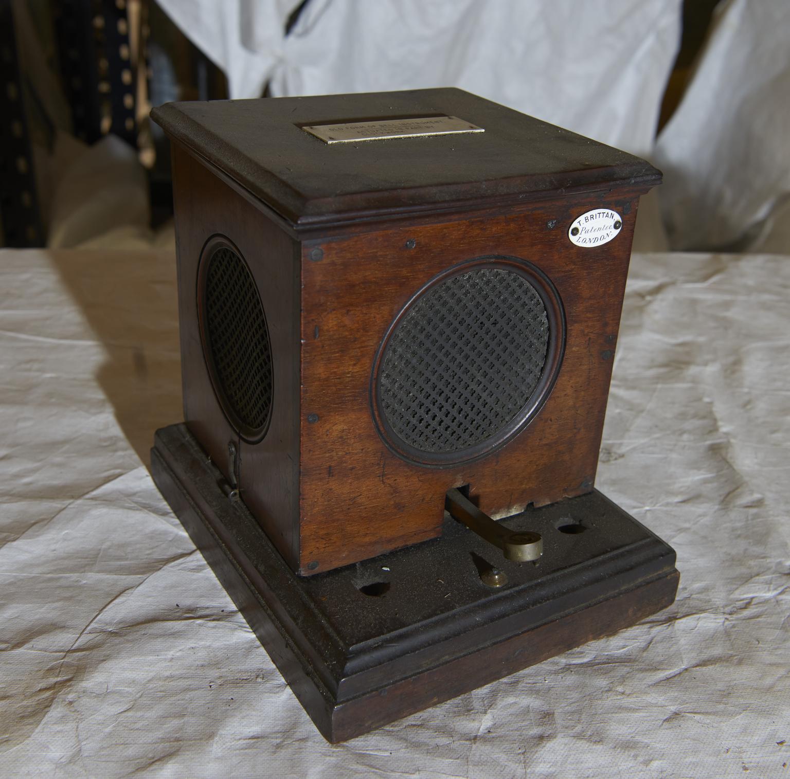 Block bell; actuated in part by clockwork | Science Museum Group Collection