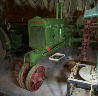 Oliver '80' Rowcrop Agricultural Tractor