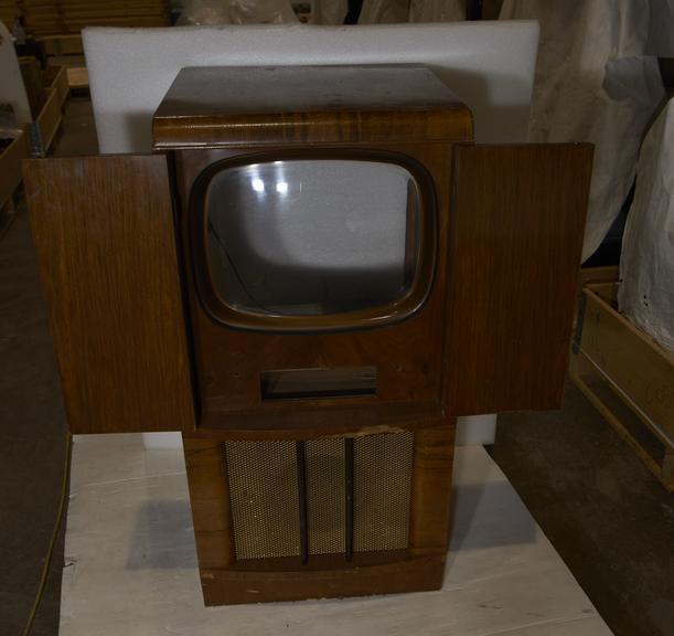 Cabinet for Kit television receiver