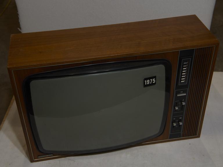 Colour Rediffusion television receiver, 1975