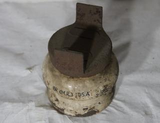 Ceramic 3rd Rail Insulator, BR (MR) 105A