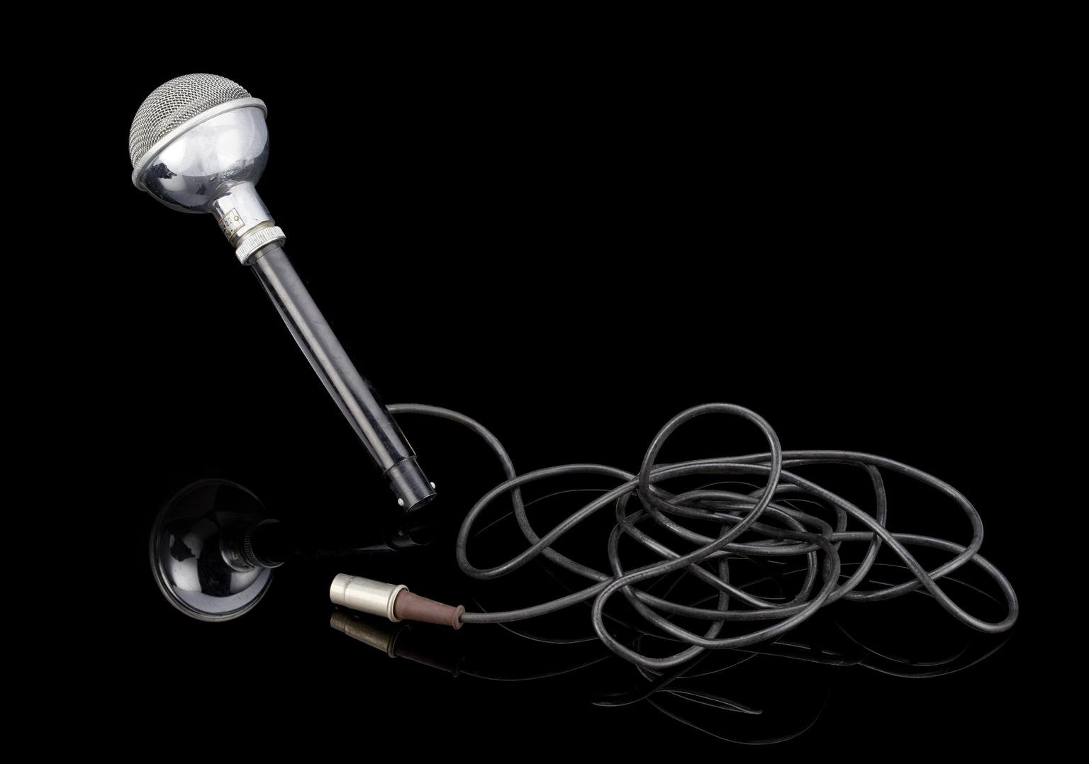 Acos MIC 22 crystal microphone | Science Museum Group Collection