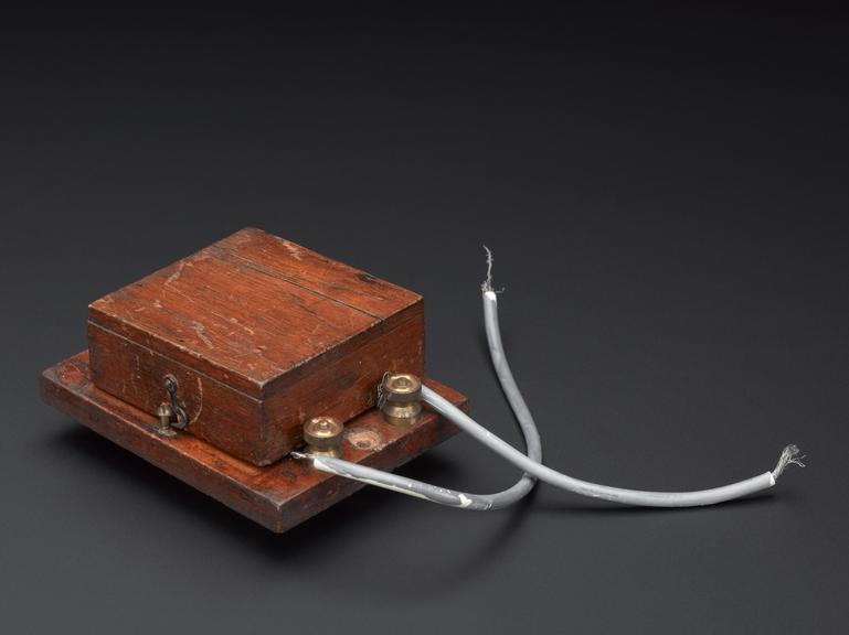 Testing Buzzer Coil type testing buzzer, 1900-1950 | Science Museum Group Collection