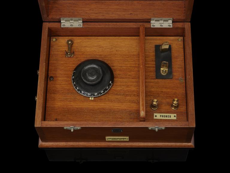 ‘Efescaphone’ model no