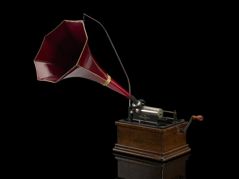 Edison 'Fireside' phonograph, c.1909 | Science Museum Group
