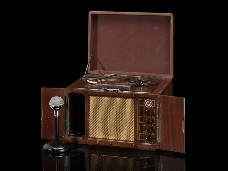 Soundmirror tape recorder model TP 411, c.1950