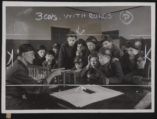 Daily Herald Photograph: Miners training school