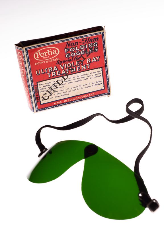 Folding protective goggles (child size)