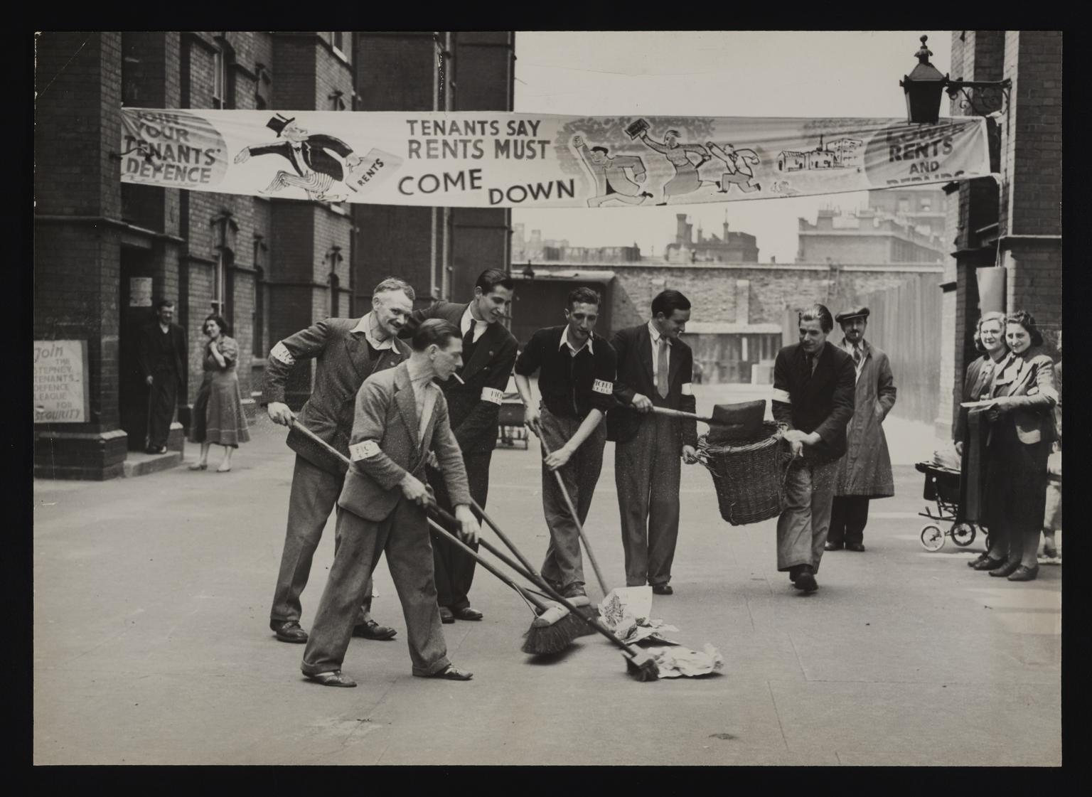 Daily Herald Photograph: Rent strike | Science Museum Group Collection