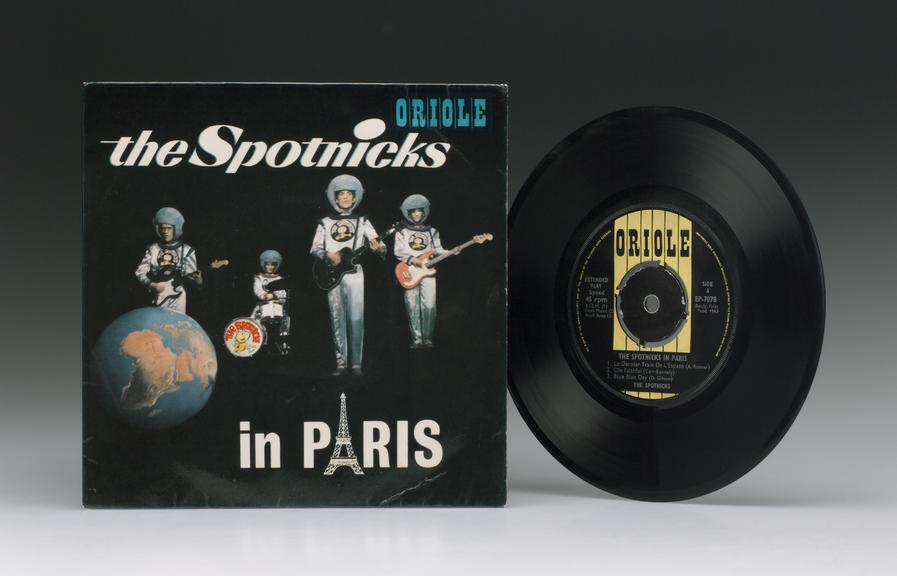 The Spotniks  (in Paris) . Extended play EP record. EP-7078