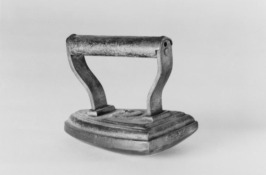 Curved bottom polishing iron, c.1880