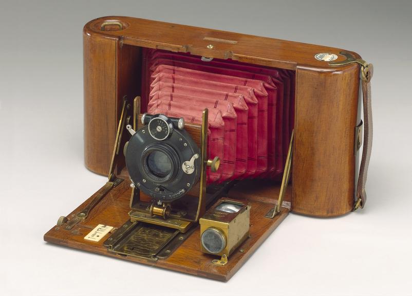 "Challenge" Tropical Folding Bellows Camera