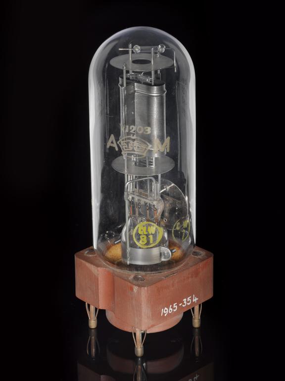 Vacuum tube type CV1025 (triode), unknown maker