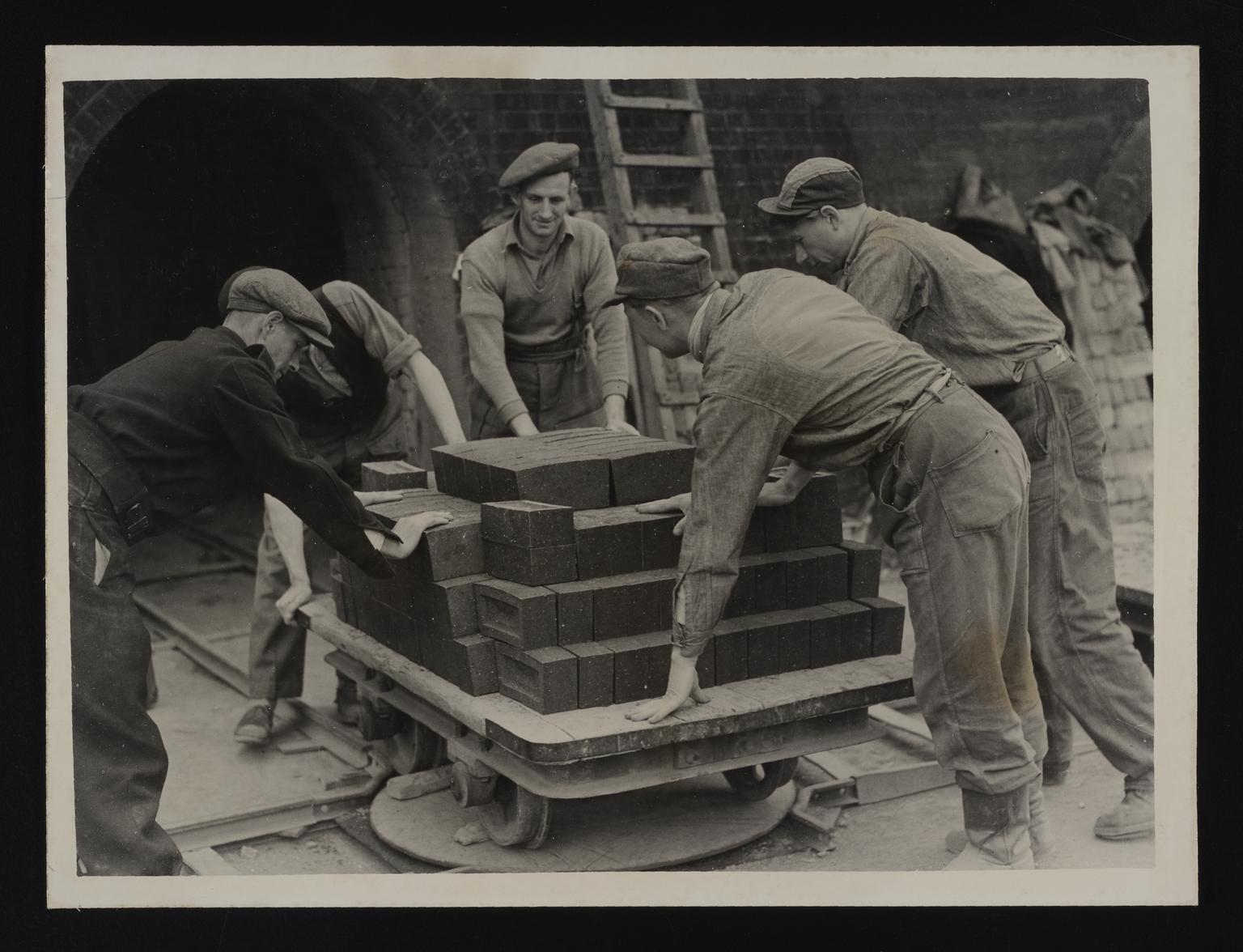 A photographic print of Building & Construction, Bricks | Science ...