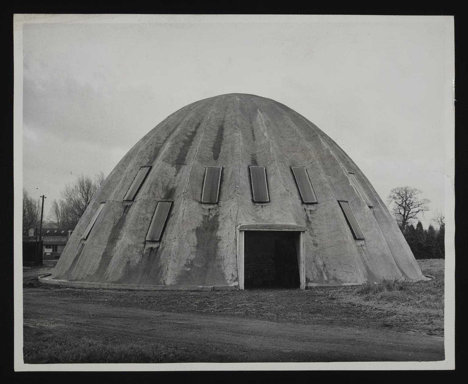 Daily Herald Photograph: Ctesiphon building | Science Museum Group ...