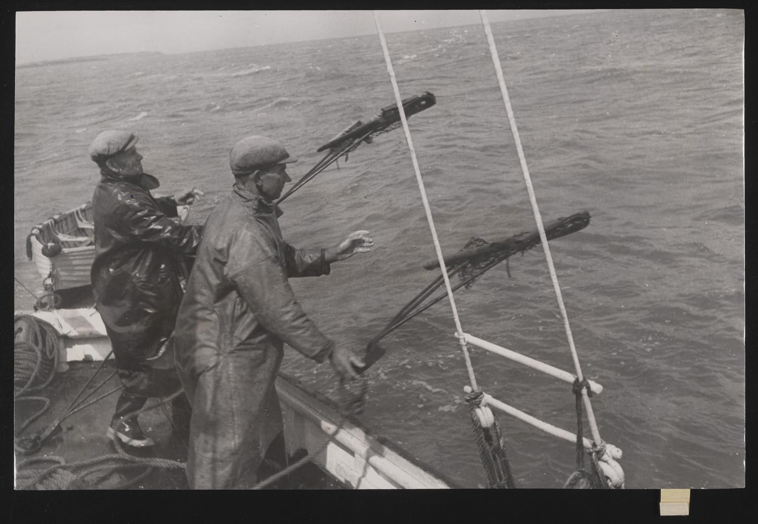 A photographic print of Fishing, Oyster & Pearl | Science Museum Group ...
