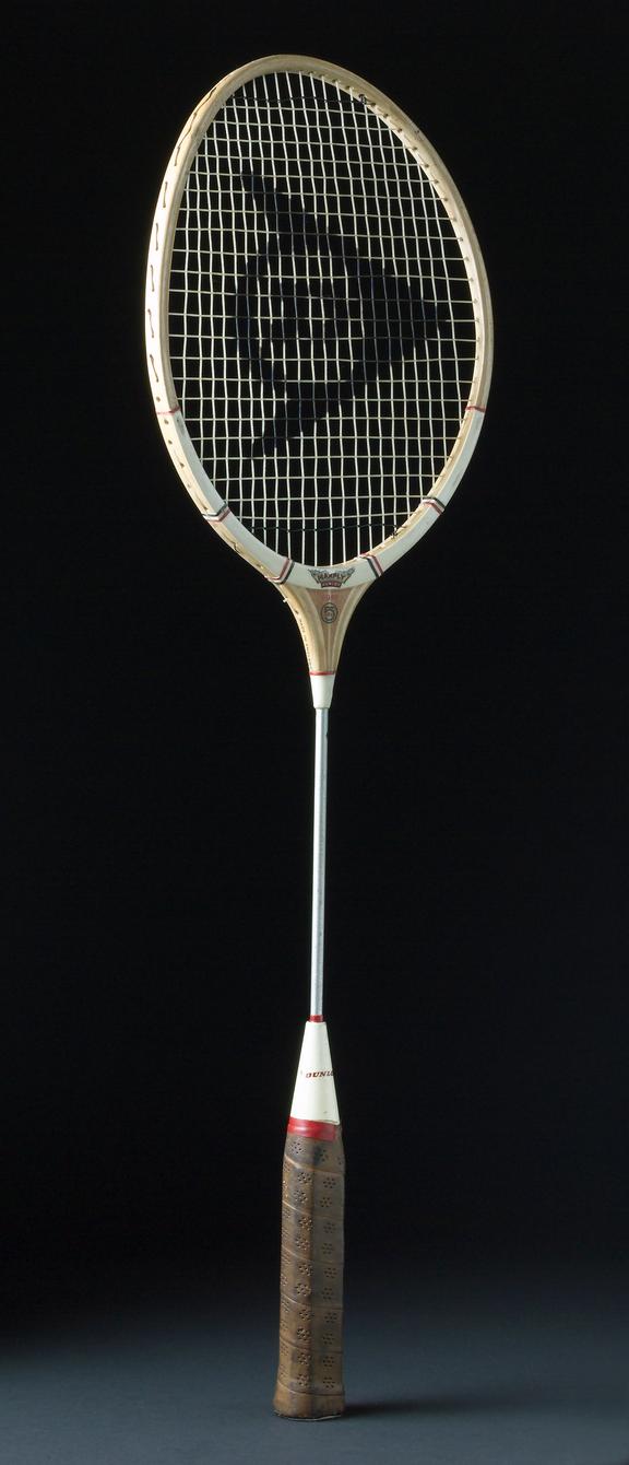 Dunlop Maxply Under 5 badminton racket with steel shaft. c