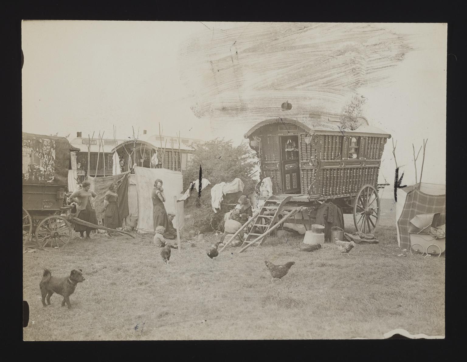 Daily Herald Photograph: Romany Gypsy community at Epsom | Science ...