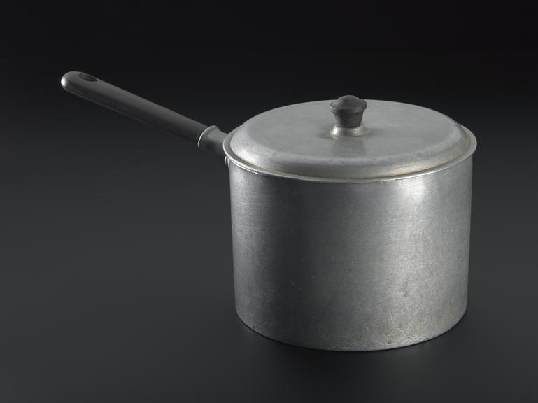 Metal saucepan | Science Museum Group Collection