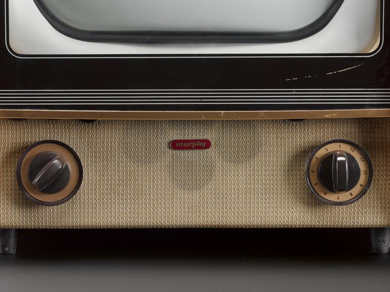 Murphy 14-inch Band I/Band III television receiver, 1954